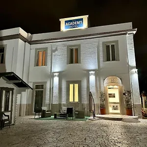 3* فندق Academy